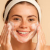 Καθαρισμός Προσώπου Το Πρώτο και Σημαντικότερο Βήμα για Υγιή Επιδερμίδα